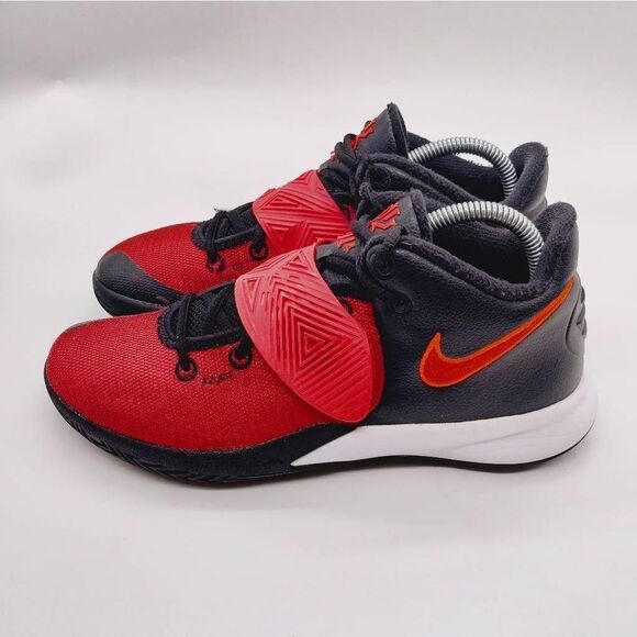 Nike Kyrie Flytrap III Bred Basketball Sneakers Mens Size 7.5 Black Red‎ Shoes - Picture 2 of 8